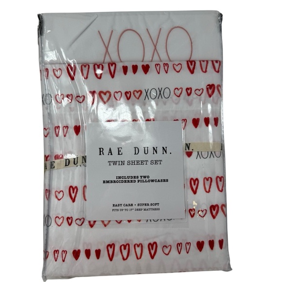 Rae Dunn Sheet Set Embroidered XOXO Pillowcases Valentine's Day Twin Size NWT - Picture 6 of 6